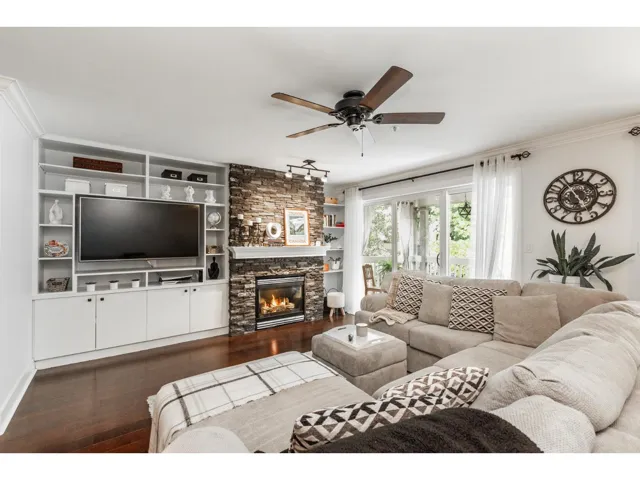 316 22022 49 AVENUE, Langley, British Columbia V3A3R9
