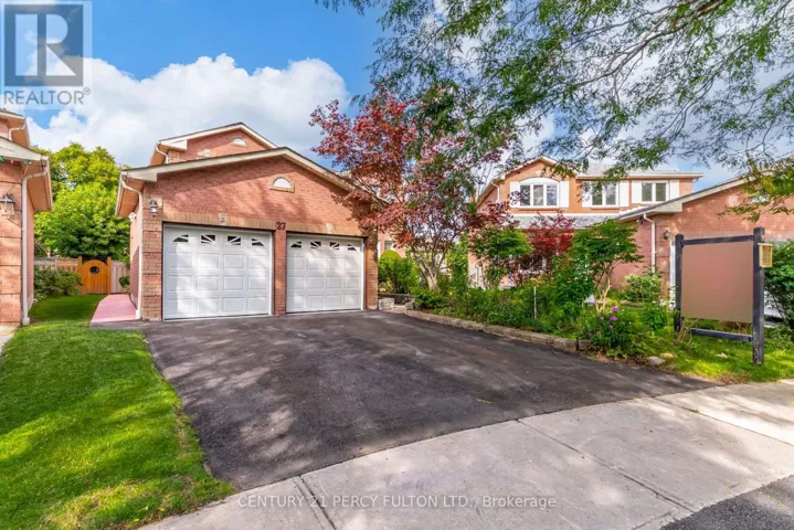 27 DAGWELL CRESCENT, Ajax (Central West), Ontario L1T3M8