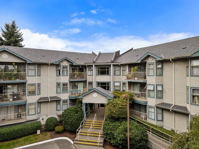 201 10743 139TH STREET, Surrey, British Columbia V3T4L8