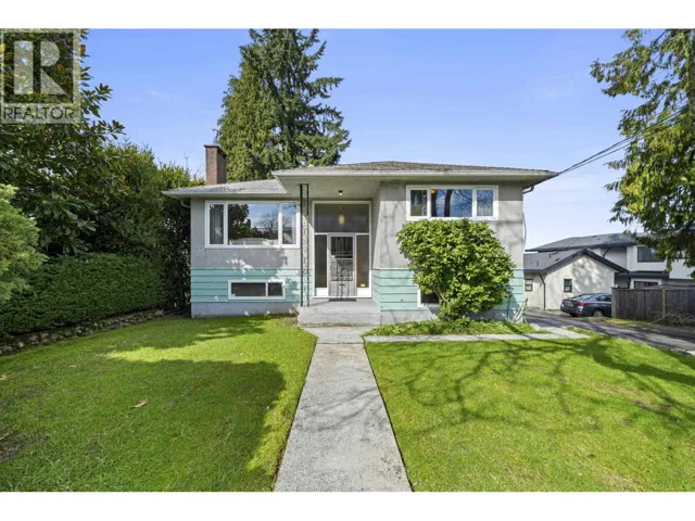 3783 PRICE STREET, Burnaby, British Columbia V5G2K9
