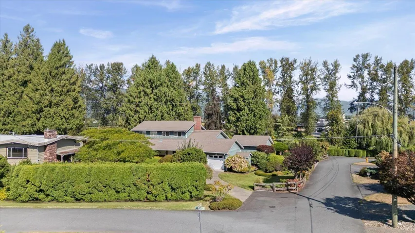10200 BRENTWOOD DRIVE, Little Mountain, Chilliwack, British Columbia V2P6G3