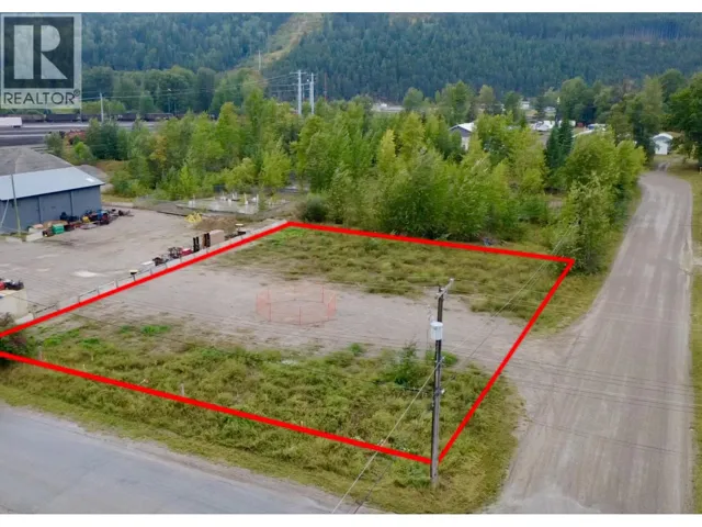 716 14th Street S, Golden, British Columbia V0A1H0