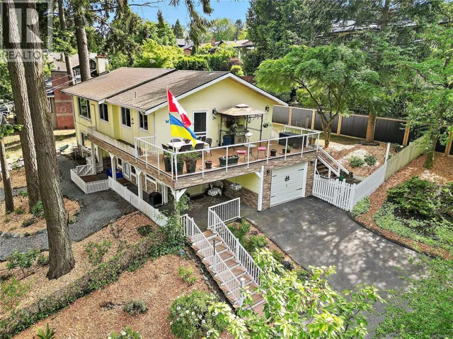 6864 East Saanich Rd, Central Saanich, British Columbia V8Z5Y9