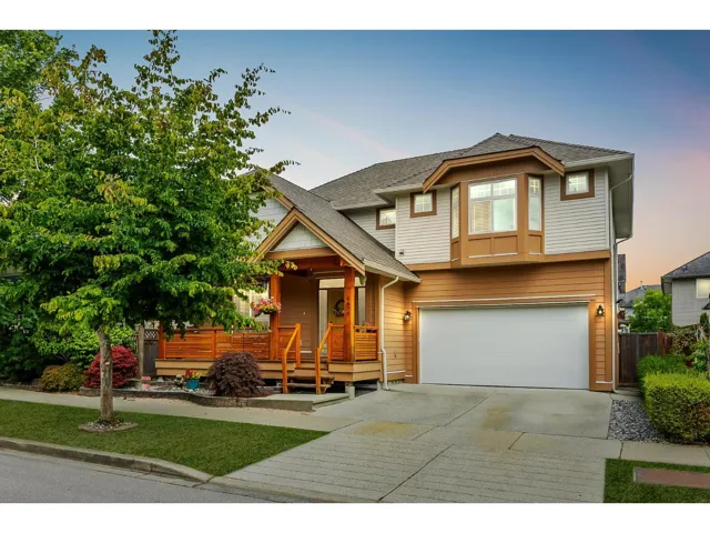 6876 192A STREET, Surrey, British Columbia V4N0B7