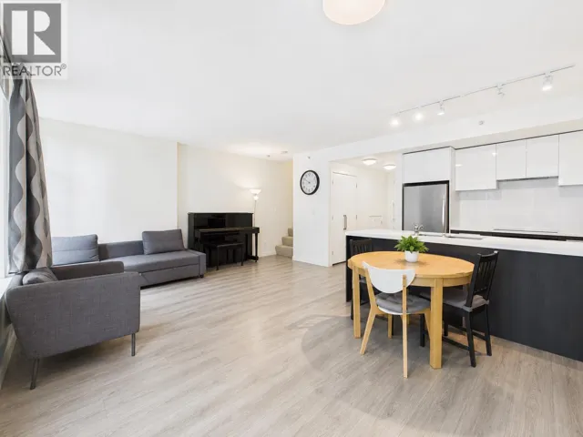 6335 SILVER AVENUE, Burnaby, British Columbia V5H0C3