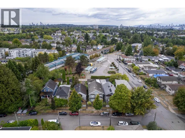 4011 KAMLOOPS STREET, Vancouver, British Columbia V5R1X5