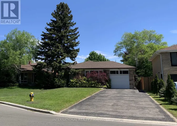 66 DEWLANE DRIVE, Toronto (Newtonbrook West), Ontario M2R2P8
