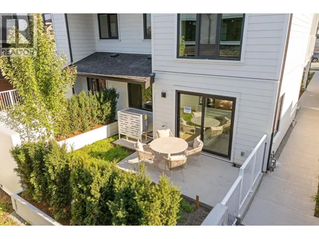SL 2 2333 E 54TH AVENUE, Vancouver, British Columbia V5S1X1