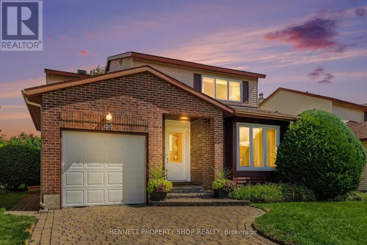 44 FARM GATE CRESCENT, Ottawa, Ontario K2E7N7