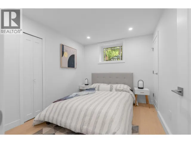 A 3672 W 1ST AVENUE, Vancouver, British Columbia V6R1H2