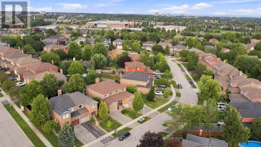 183 HOPEWELL ROAD, Oakville (RO River Oaks), Ontario L6H5Y9