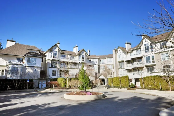 316 9979 140TH STREET, Surrey, British Columbia V3T5W2
