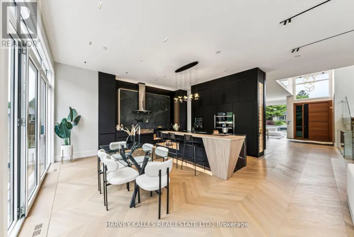 139 NEWTON DRIVE, Toronto (Willowdale East), Ontario M2M2N4