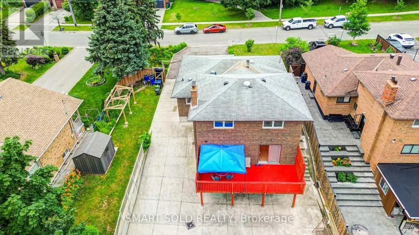 56 GATESVIEW AVENUE, Toronto (Scarborough Village), Ontario M1J3G5