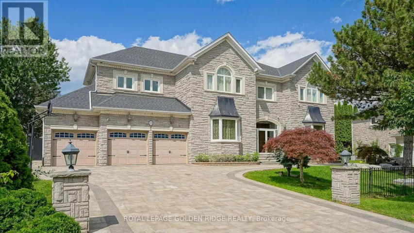 2 CORTLEIGH COURT, Richmond Hill (Bayview Hill), Ontario L4B3G9