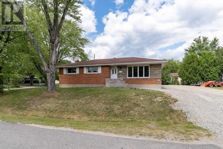 1609 Redfern, Greater Sudbury, Ontario P3A3S8