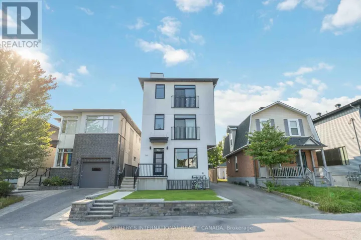 2 - 288 DUNCAIRN AVENUE, Ottawa, Ontario K1Z7G9