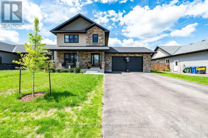 6 ZACHARY STREET, Petawawa, Ontario K8H0G5