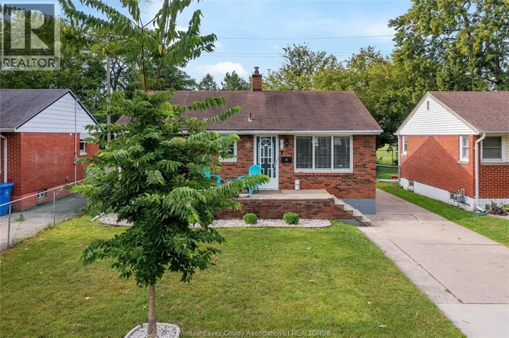 1215 CHAPPELL Unit# UPPER, Windsor, Ontario N9C3C8