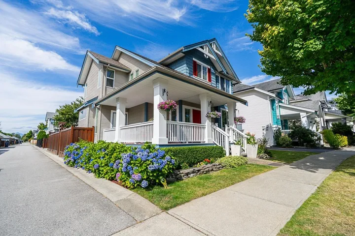19029 68B AVENUE, Surrey, British Columbia V4N5P5