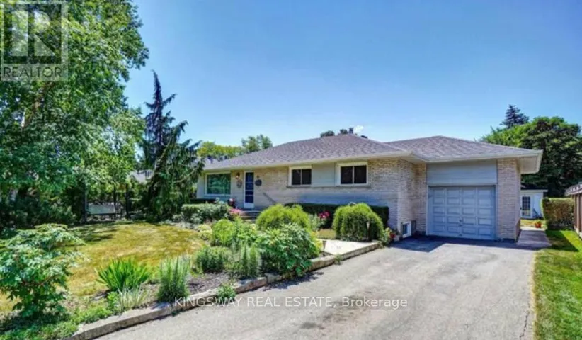 16 PLAINSMAN ROAD, Mississauga (Streetsville), Ontario L5N1C5