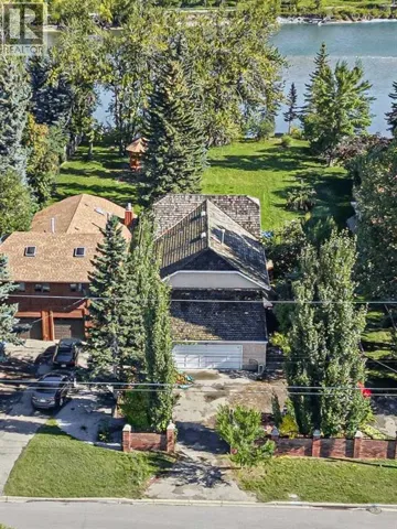 6406 Bow Crescent NW, Calgary, Alberta T3B2B9