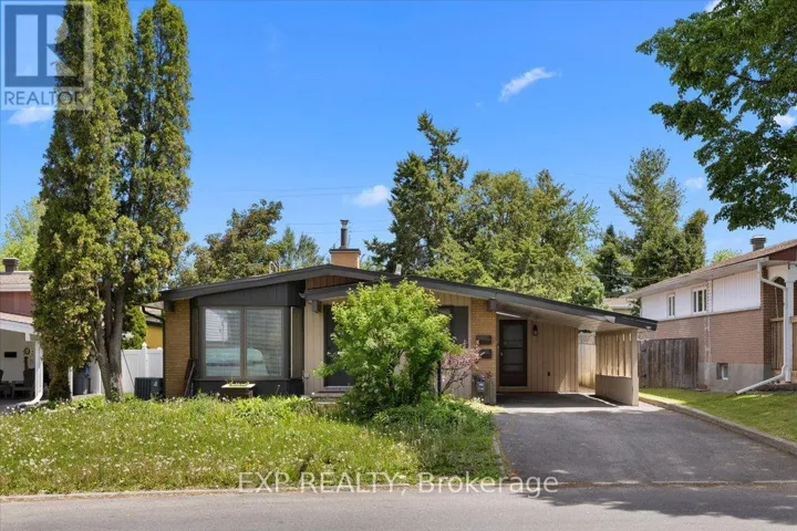 2335 HARDING ROAD, Ottawa, Ontario K1G3B7