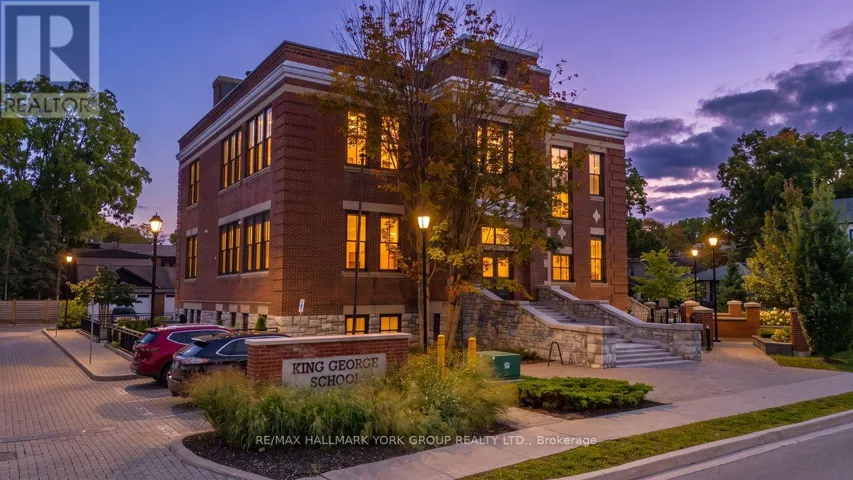 203 - 400 PARK AVENUE, Newmarket (Central Newmarket), Ontario L3Y1V8