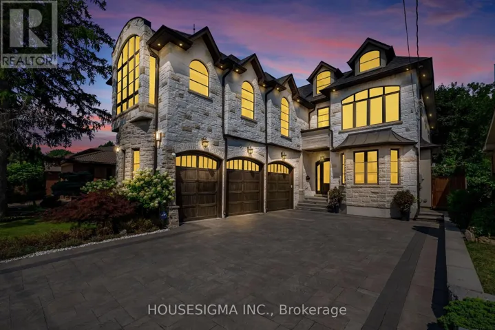 102 OXFORD STREET, Richmond Hill (Mill Pond), Ontario L4C4L5