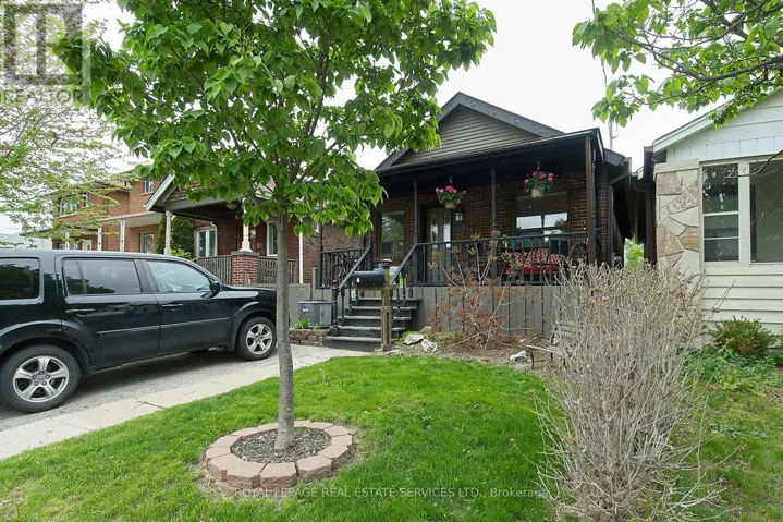 37 SEVENTEENTH STREET, Toronto (New Toronto), Ontario M8V3K2