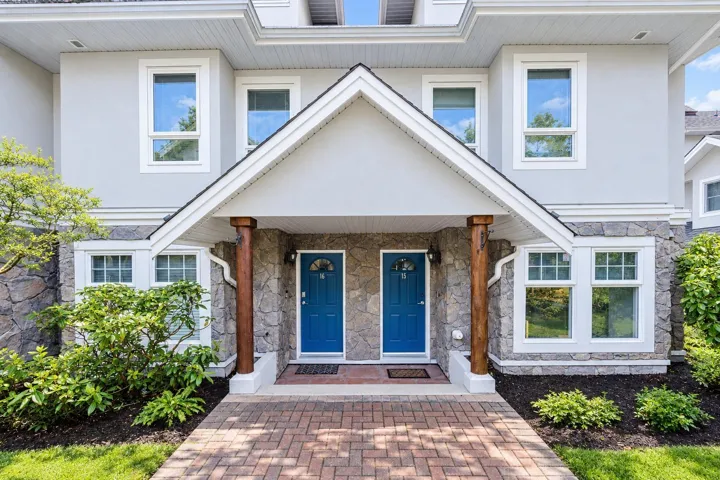 16 15432 16A AVENUE, Surrey, British Columbia V4A1T3