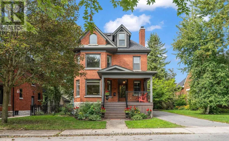 32 KENSINGTON AVENUE, Kingston (Central City East), Ontario K7L4B5
