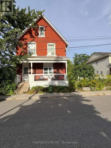 301 CYR AVENUE, Ottawa, Ontario K1L7N6