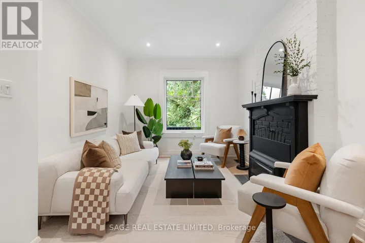 11 BERTMOUNT AVENUE, Toronto (South Riverdale), Ontario M4M2X8