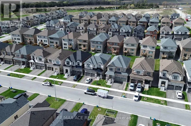 218 FLOOD AVENUE, Clarington (Newcastle), Ontario L1B0W6