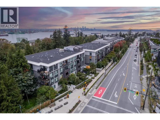 308 747 E 3RD STREET, North Vancouver, British Columbia V7L1G8