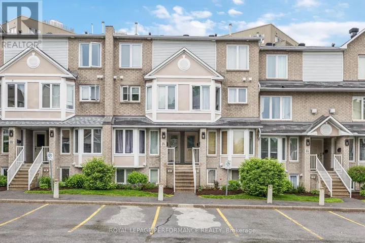 1668 LOCKSLEY LANE, Ottawa, Ontario K1J1B6