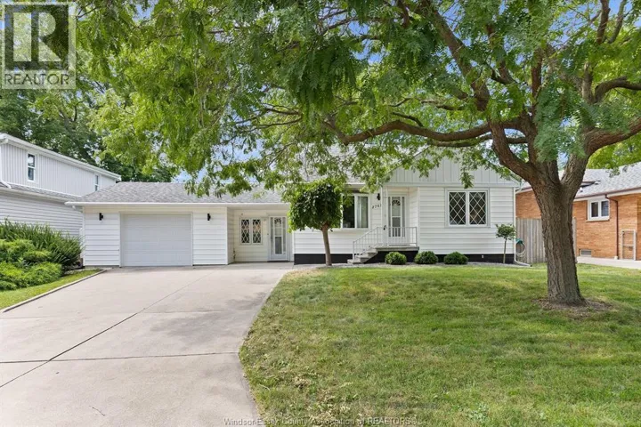 2761 NORMAN, Windsor, Ontario N8T1T2