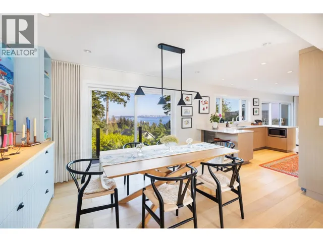 4772 MEADFEILD COURT, West Vancouver, British Columbia V7W2Y3