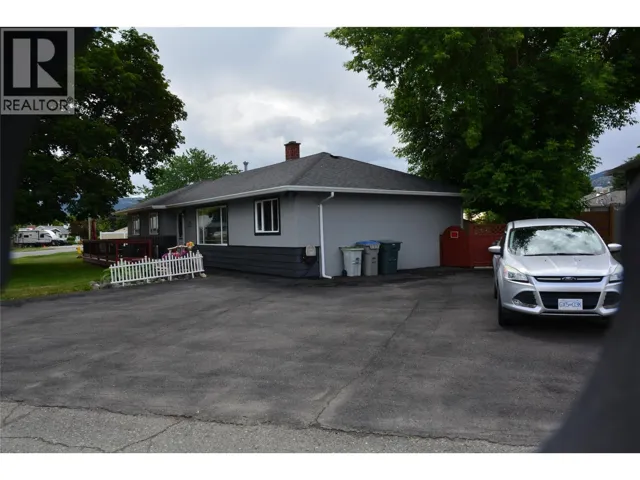 601 REGINA Avenue, Kamloops, British Columbia V2B1N6