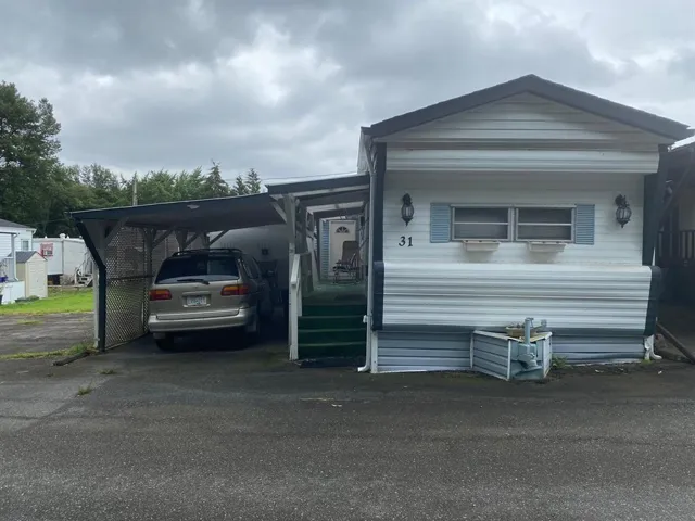 31 8266 KING GEORGE BOULEVARD, Surrey, British Columbia V3W6E1