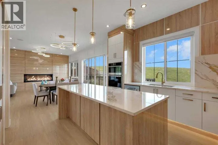 230 Royal Birch View NW, Calgary, Alberta T3G5J8