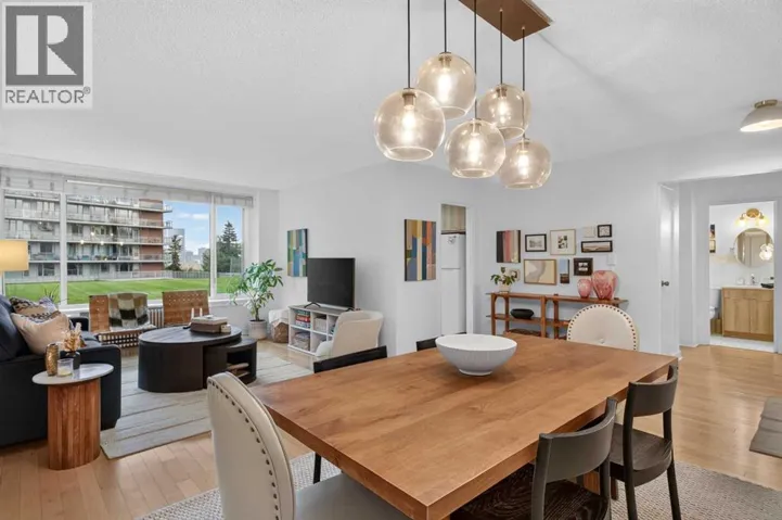 204, 3316 Rideau Place SW, Calgary, Alberta T2S1Z4