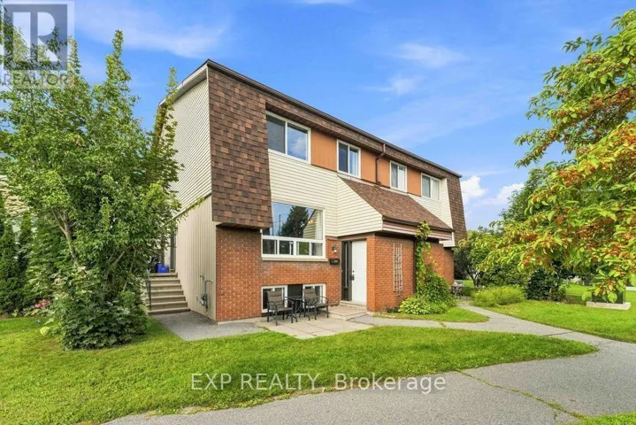 A - 30A WOODVALE, Ottawa, Ontario K2G4H4