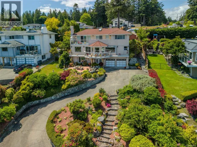 5200 Polson Terr, Saanich, British Columbia V8Y2C6