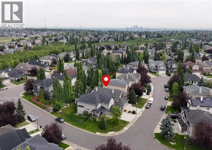 133 Strathlea Court SW, Calgary, Alberta T3H4R8