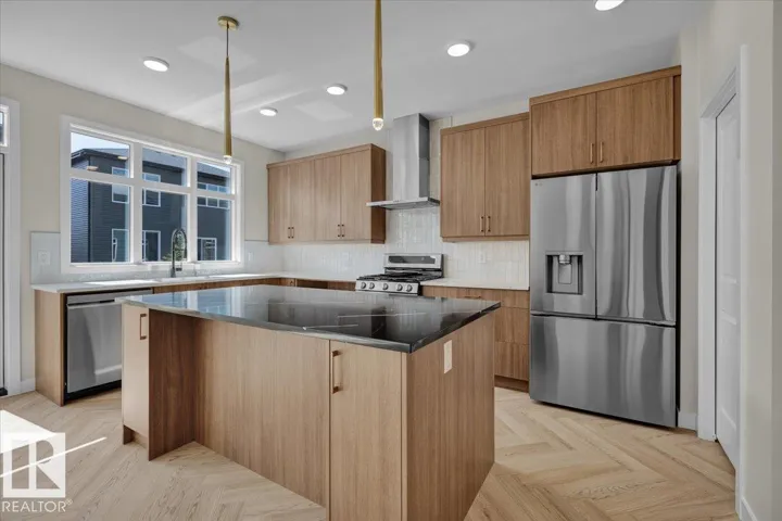 5812 Kootook LI SW, Edmonton, Alberta T6W4Z6