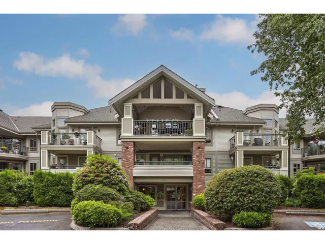 221 22015 48 AVENUE, Langley, British Columbia V3A8L3