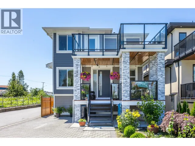 120 HOWES STREET, New Westminster, British Columbia V3M0L8