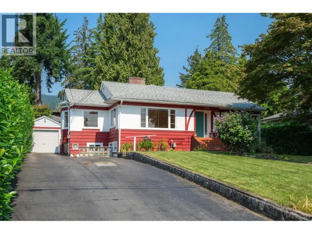 1737 HAYWOOD AVENUE, West Vancouver, British Columbia V7V1W8